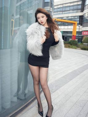 [XIUREN秀人网]小依依MM合集下载